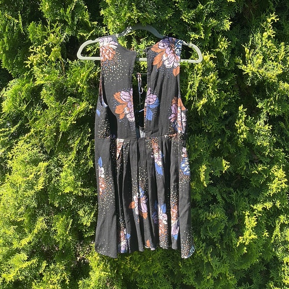 Free people flowy mini dress. - Picture 2 of 2